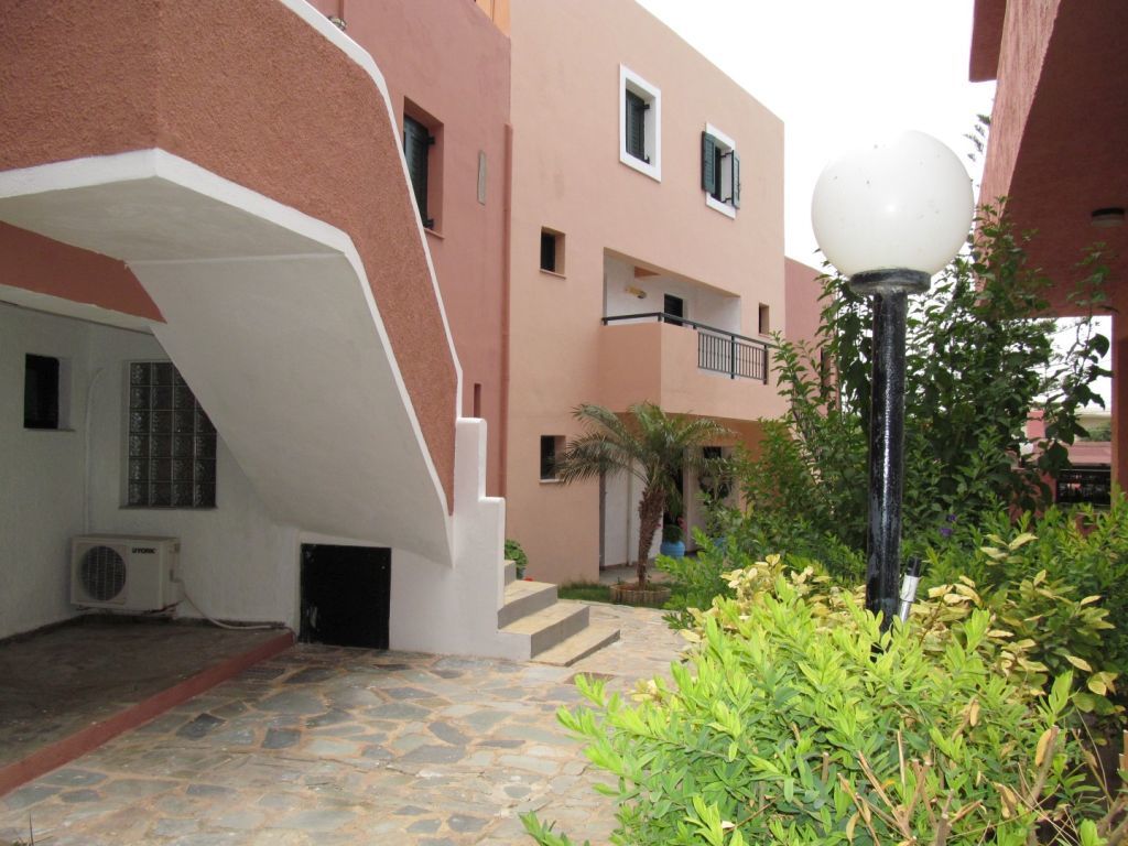 Kri Kri Village Goúrnes 外观 照片